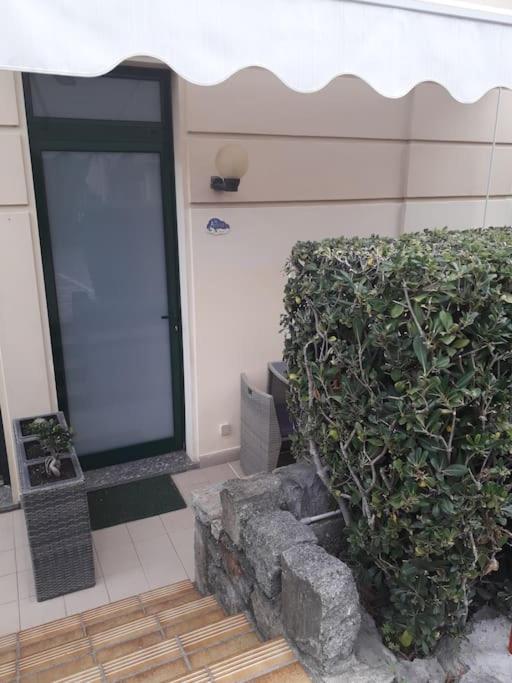 La Casa Di Anna, In Palazzina Liberty Fronte Parco Apartment Bordighera Bagian luar foto